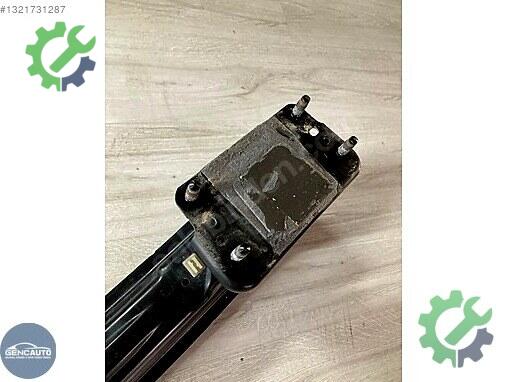Mercedes-Benz CLA Arka Tampon Demiri A1176100303 çıkma parça