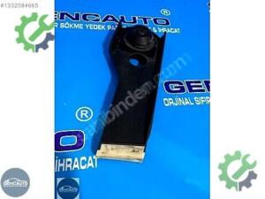 MERCEDES W117 CLA RADYATÖR AYAĞI ALT SÖKME ORJ A2465040240