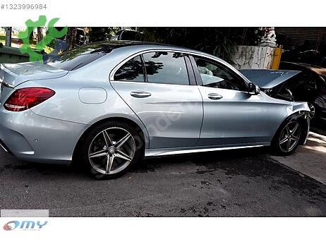Mercedes-Benz C Sağ Çamurluk çıkma parça