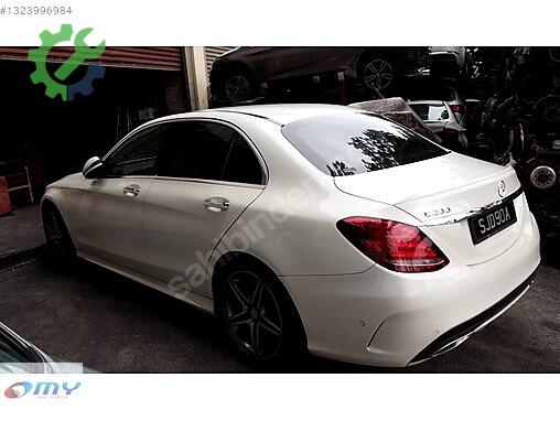 Mercedes-Benz C Sağ Çamurluk çıkma parça