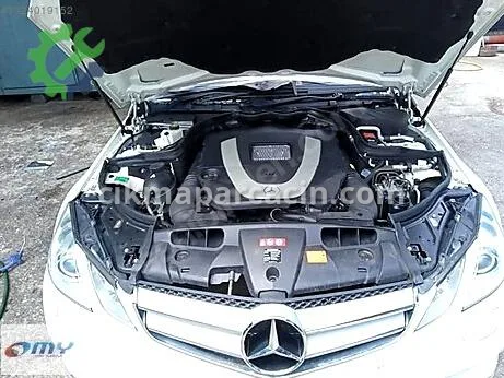 Mercedes-Benz E Silindir Kapak çıkma parça
