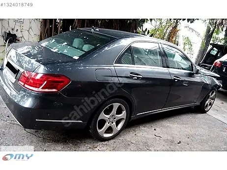 Mercedes-Benz E Sağ Ön Kapı çıkma parça