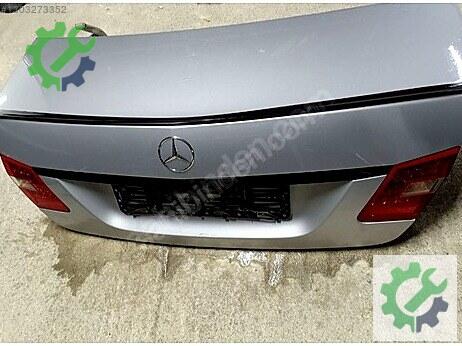Mercedes-Benz E Bagaj Kapağı çıkma parça