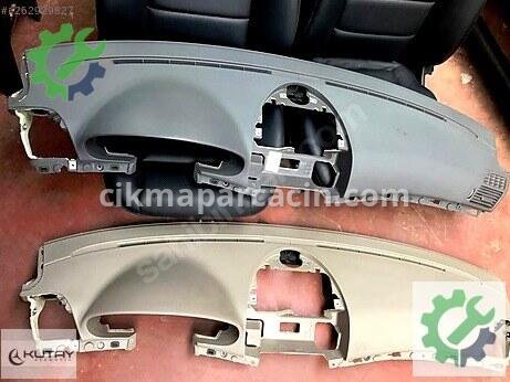 Mercedes-Benz E Torpido çıkma parça