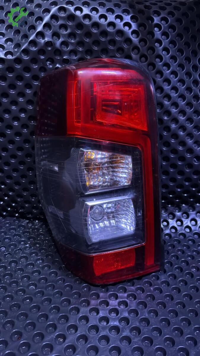Mitsubishi L200 Sol Stop çıkma parça