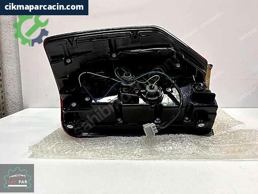 Mitsubishi L 200 Sol Arka Stop 8330B211 çıkma parça