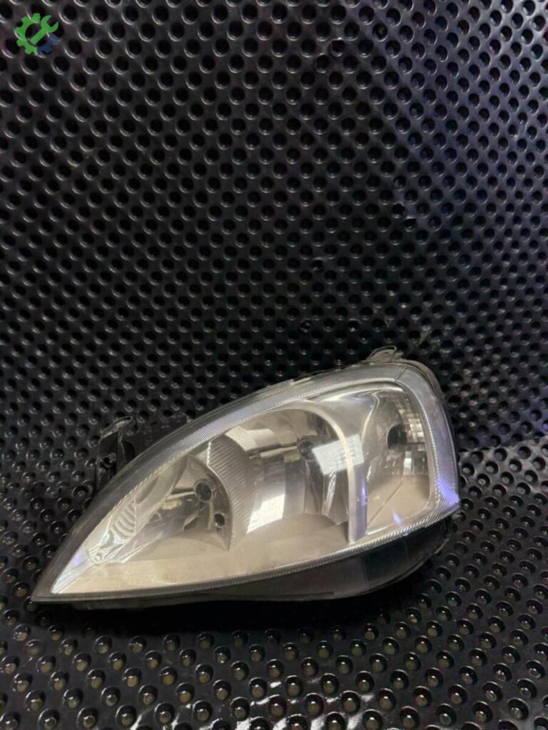Opel Corsa Far çıkma parça