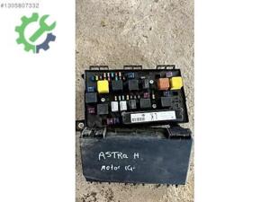 OPEL ASTRA H MOTOR İÇİ SİGORTA KUTUSU