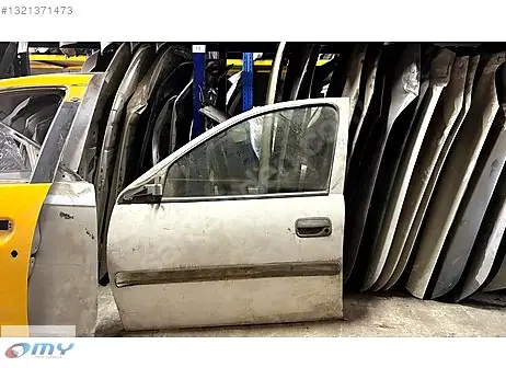 Opel Corsa Sol Ön Kapı çıkma parça