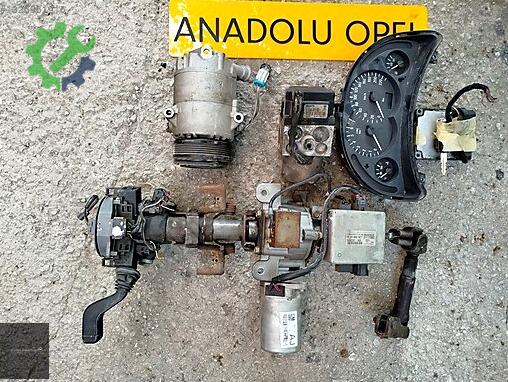Opel Corsa Klima Kompresörü çıkma parça