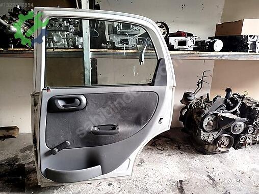 Opel Corsa Sağ Ön Kapı çıkma parça