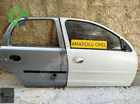Opel Corsa Sağ Ön Kapı çıkma parça