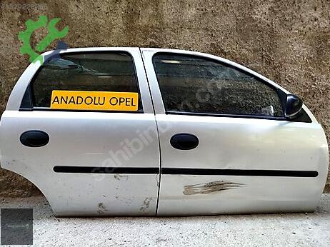 Opel Corsa Sağ Ön Kapı çıkma parça