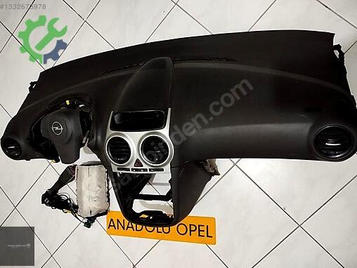 Opel Corsa Torpido çıkma parça