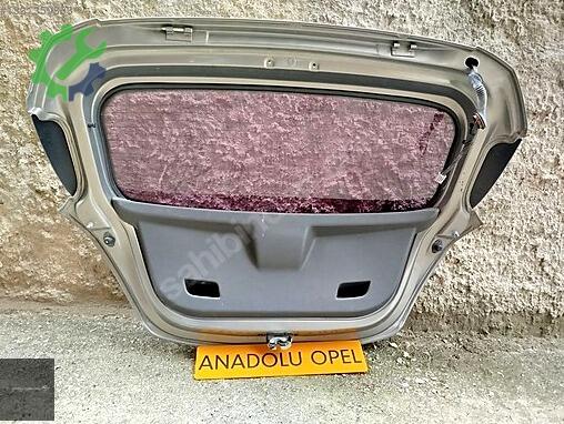 Opel Corsa Bagaj Kapağı çıkma parça