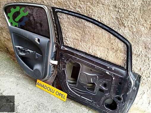 Opel Corsa Sağ Ön Kapı çıkma parça