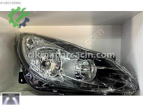 Opel Corsa Sağ Ön Far çıkma parça