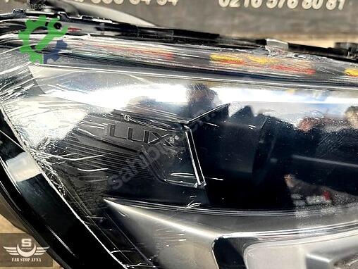 Opel Insignia Sağ Ön Far 300474909 çıkma parça