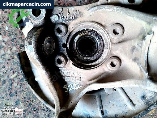 Volkswagen Passat Sağ Taşıyıcı çıkma parça