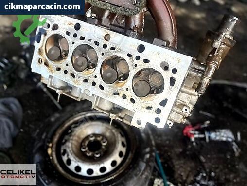 Peugeot 206 Silindir Kapak çıkma parça