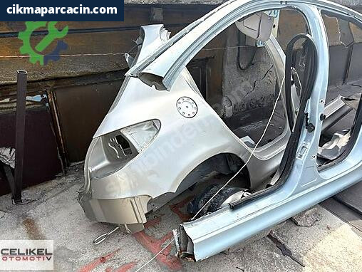 Peugeot 206 Sol Arka Çamurluk çıkma parça
