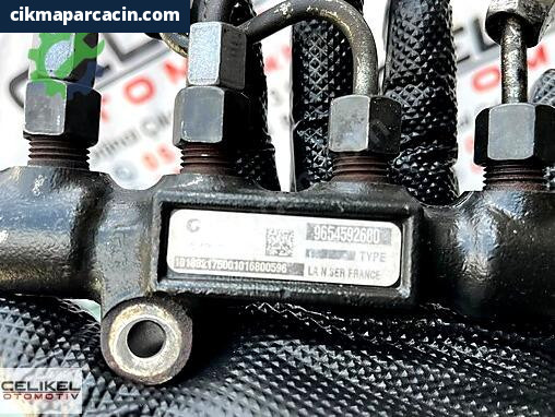 Peugeot 307 Enjektör Kütüğü 9654592680 çıkma parça