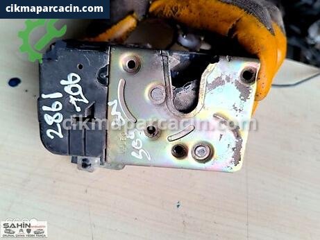Peugeot 206 Sağ Ön Kapı çıkma parça