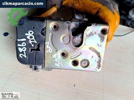 Peugeot 206 Sağ Ön Kapı çıkma parça