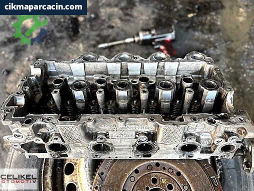 Peugeot 407 Silindir Kapak 207307407 çıkma parça