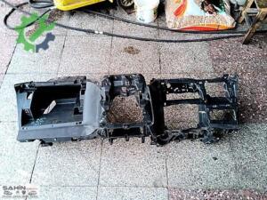PEUGEOT 301 GÖĞÜS MONTAJ PLASTİĞİ OJRİNAL ÇIKMA