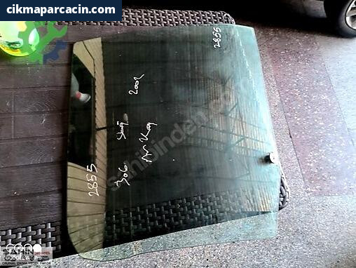 Peugeot 306 Sağ Arka Kapı Camı çıkma parça
