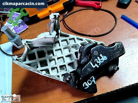 Peugeot 307 Bağlantı Braketi çıkma parça