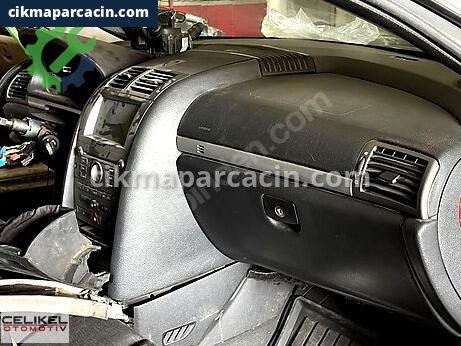 Peugeot 407 Ön Torpido çıkma parça