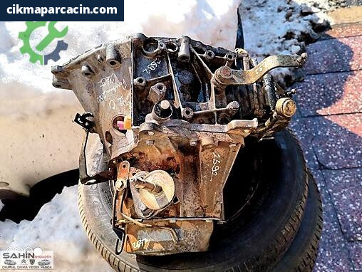 Peugeot Partner Şanzıman Komple çıkma parça