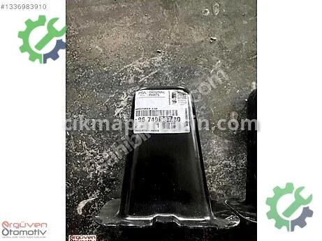 Peugeot 301 Arka Tampon Demiri çıkma parça