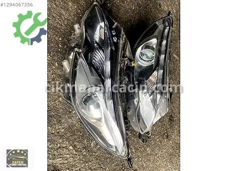 Peugeot 2008 Sağ Ön Far çıkma parça