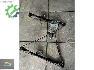 Polo hb 1997-1999 Çıkma Sağ Ön cam motoru ve kirkosu