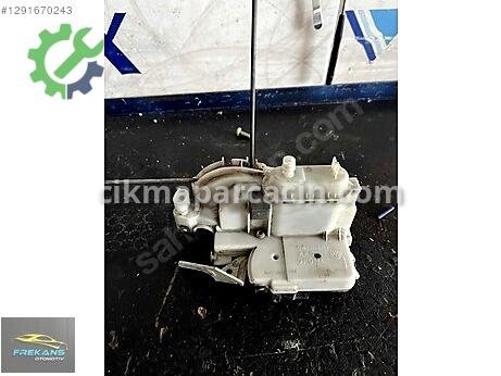 Volkswagen Polo Sağ Ön Kapı Kilidi çıkma parça