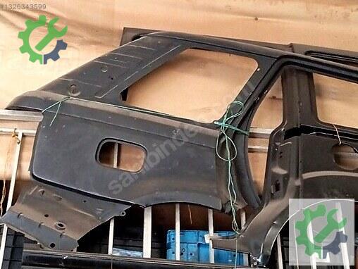 Land Rover Range Rover Sağ Arka Çamurluk çıkma parça