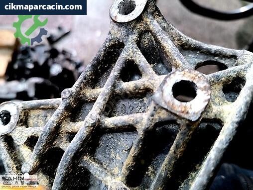 Renault Clio Motor Braketi çıkma parça