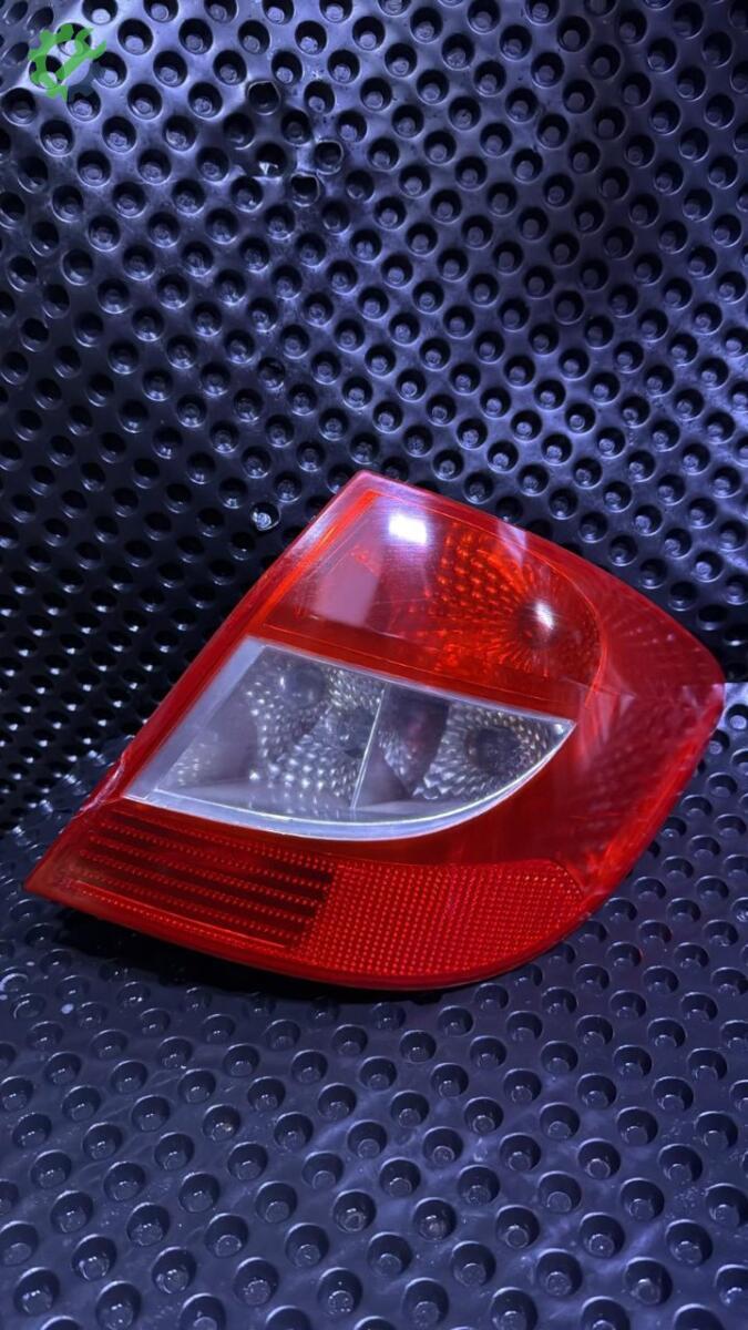 Renault Symbol Sağ Stop çıkma parça