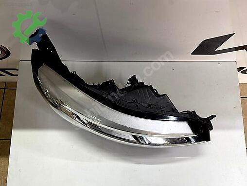 Renault Megane Sağ Ön Far çıkma parça