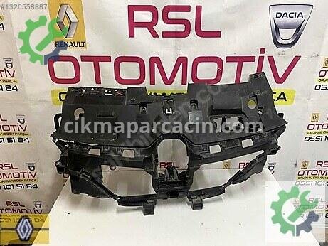 Renault Megane Ön Panjur çıkma parça