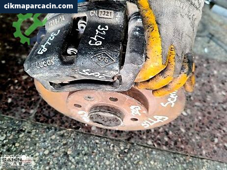 Renault Scenic Sağ Ön Taşıyıcı çıkma parça