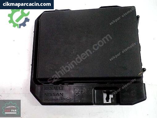 Renault Clio Beyni 284B77213R çıkma parça