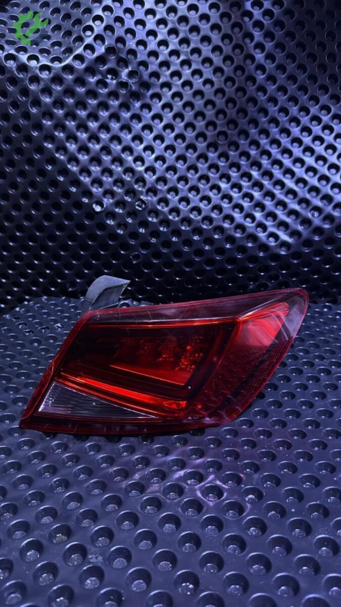 Seat Leon Sağ Dış Stop çıkma parça