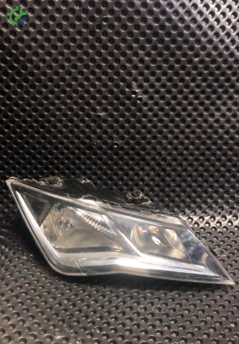 Seat Leon Far çıkma parça