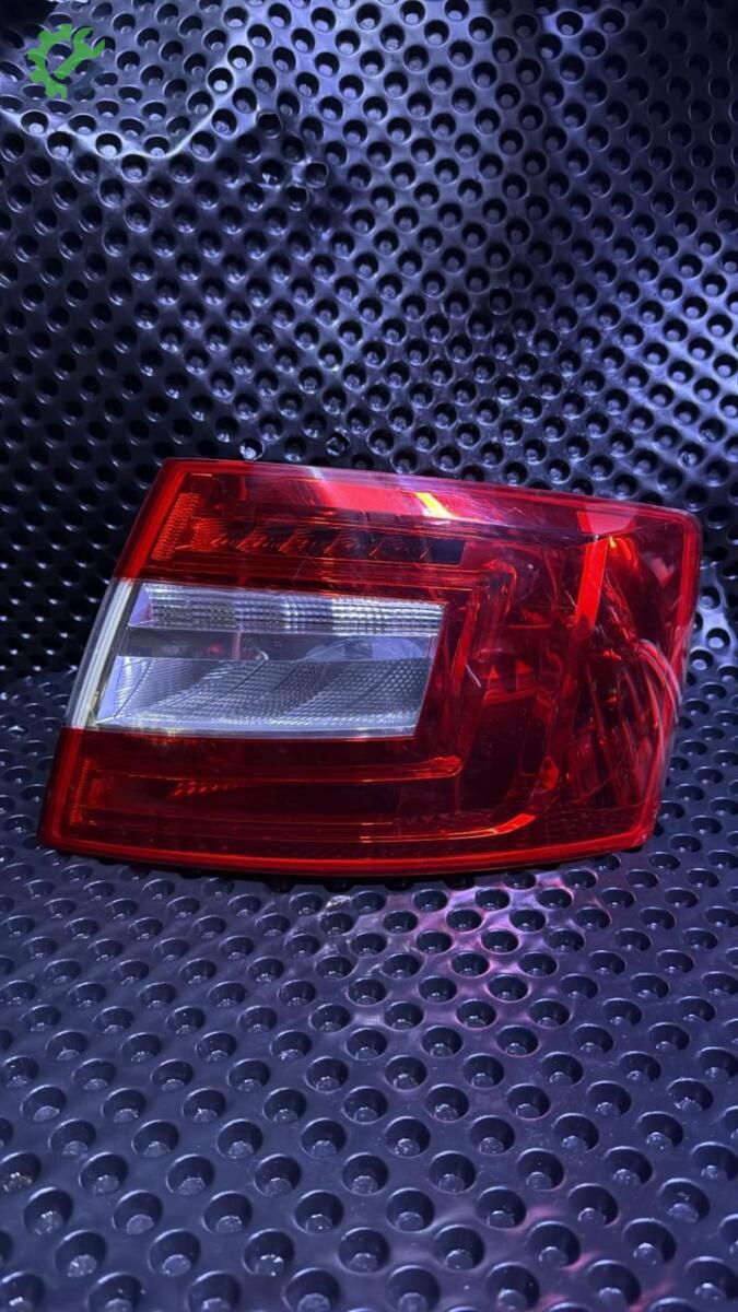 Skoda Octavia Sağ Stop çıkma parça