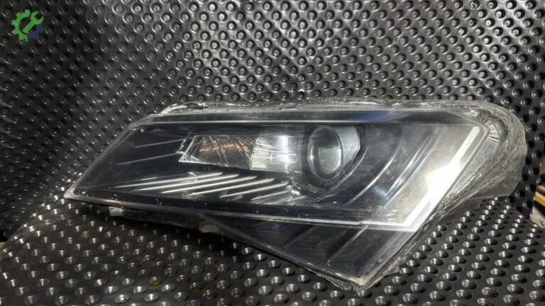 Skoda Superb Far çıkma parça