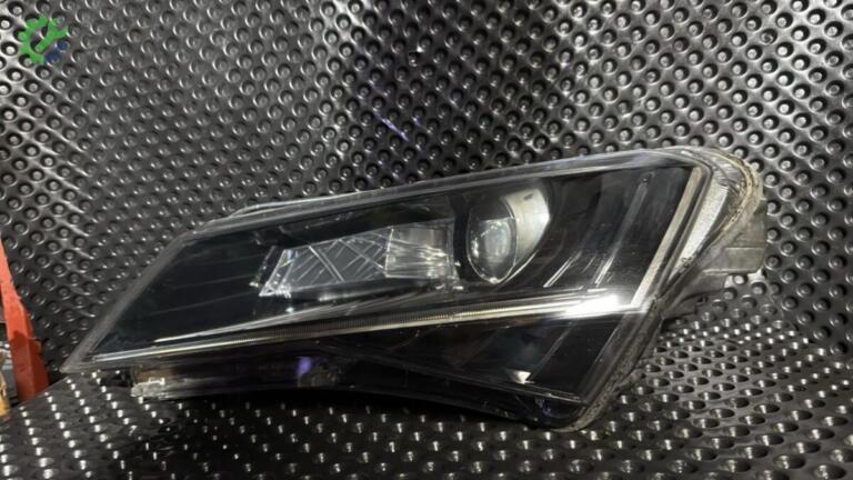 Skoda Superb Far çıkma parça